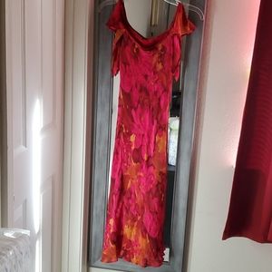 Pretty fuschia dressmade of silk and made in 🇺🇸